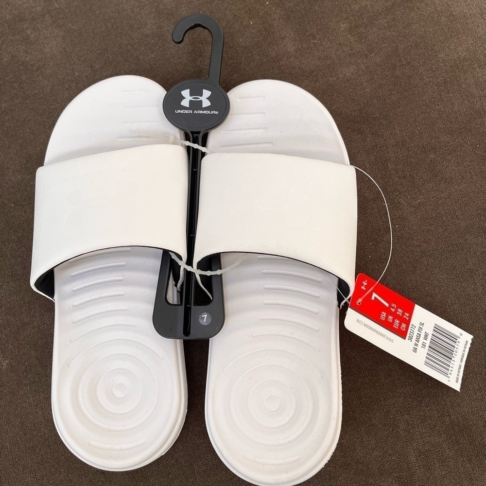 UNDER ARMOUR SLIDES